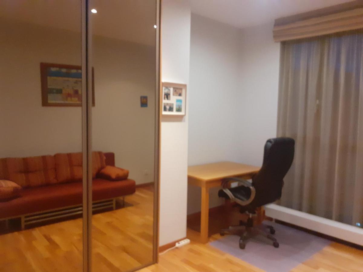 Luxury Apartment In Skyscraper Vilnius Exterior photo