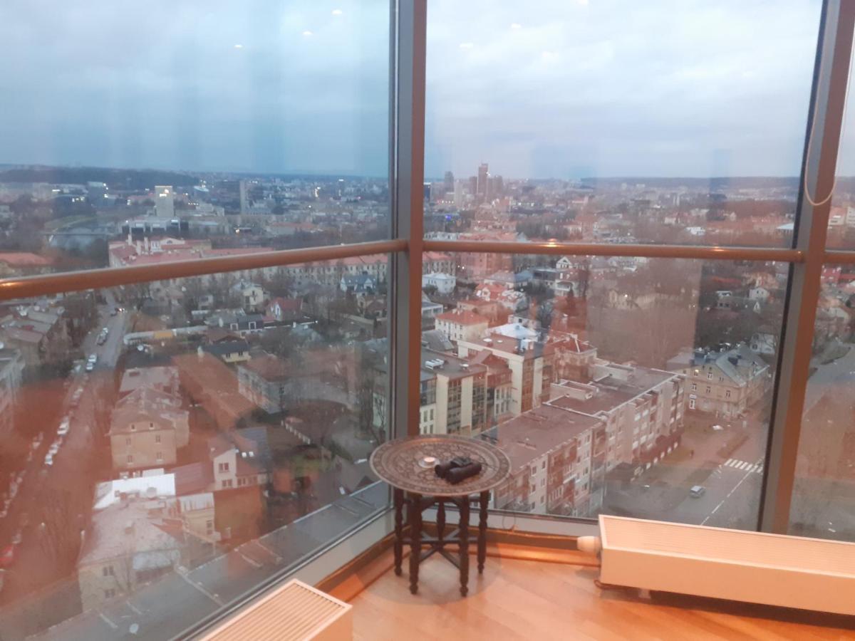 Luxury Apartment In Skyscraper Vilnius Exterior photo