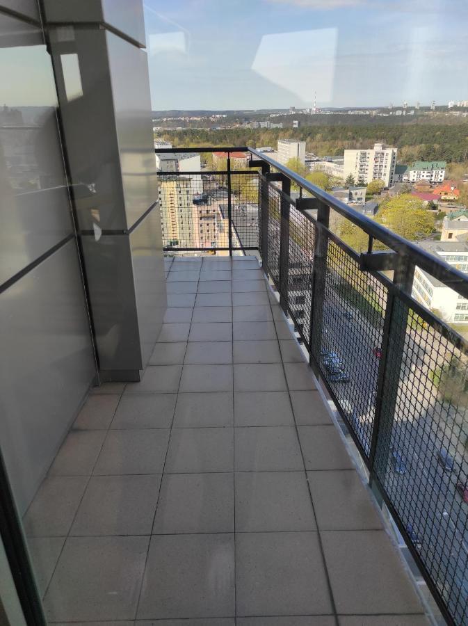 Luxury Apartment In Skyscraper Vilnius Exterior photo